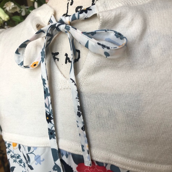 Ann Taylor LOFT White Sweater With Floral Back - Picture 5 of 8